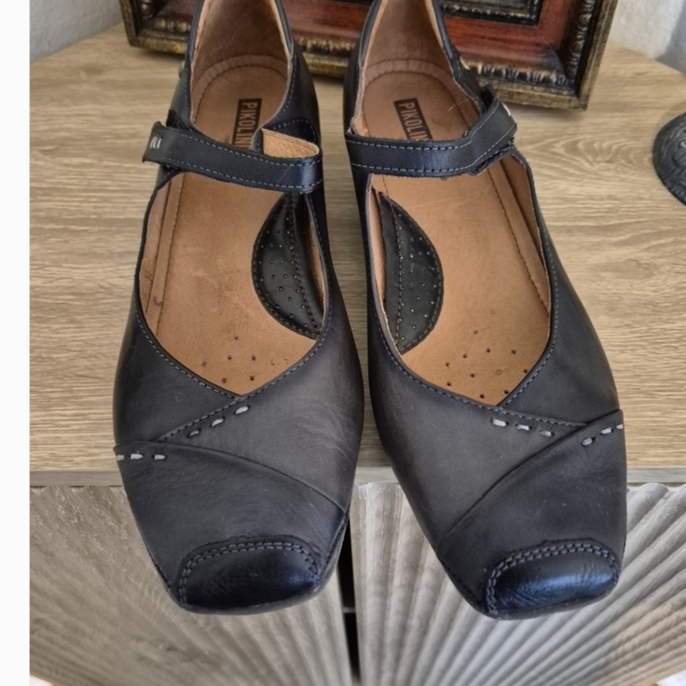 Pikolinos Mary Janes, NEVER worn, Square Toe And Elegant Stitching, 9.5